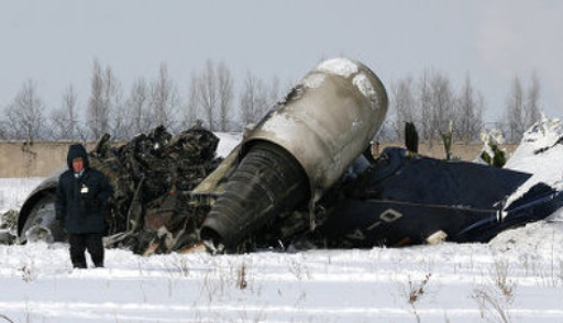 В Казахстане разбился пассажирский самолет, погиб 21 человек