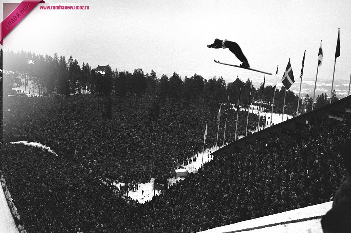 Норвегия. Осло. 24 февраля 1952 года. Вид с вершины холма в Хольменколлене во время соревнований по прыжкам на лыжах с трамплина. (AP Photo)
