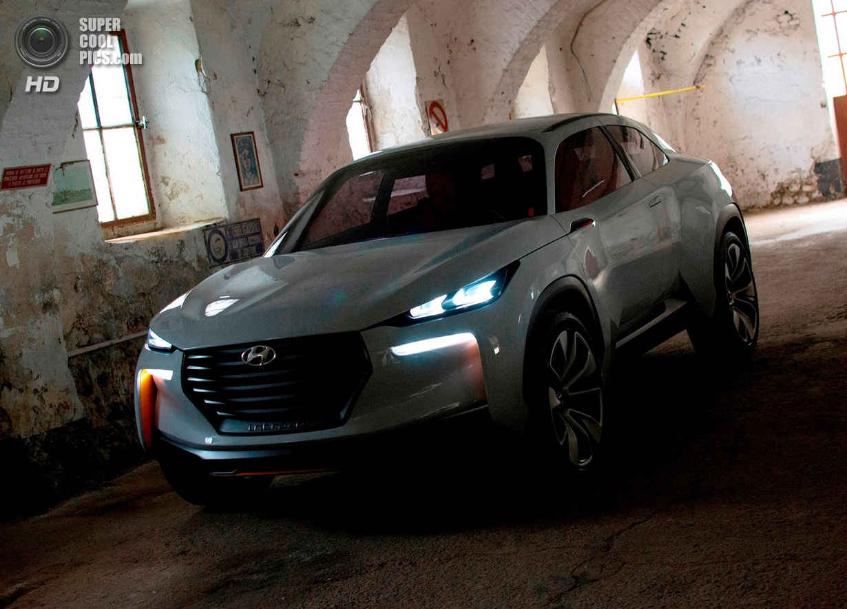 Hyundai оттачивает новые технологии на концепт-каре Intrado (4 фото)