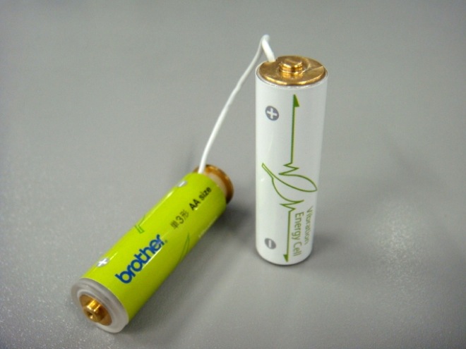 Как правильно зарядить батарейку — два способа